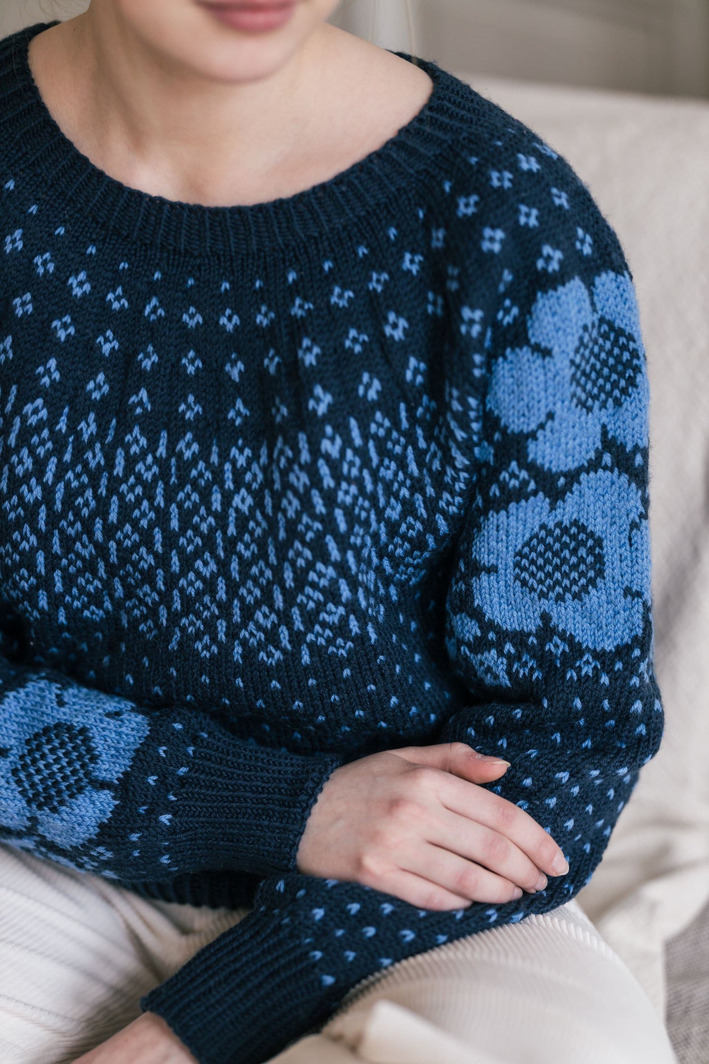 Downloadable pattern: Iltasi on pehmoinen Sweater (Novita Spring 2025) FIN/SWE/ENG