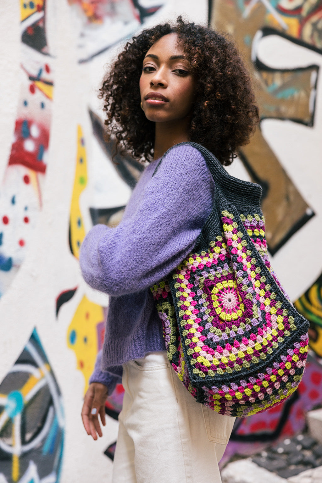 Downloadable pattern: Alfama Crocheted Granny Square Bag from Leftover Yarn