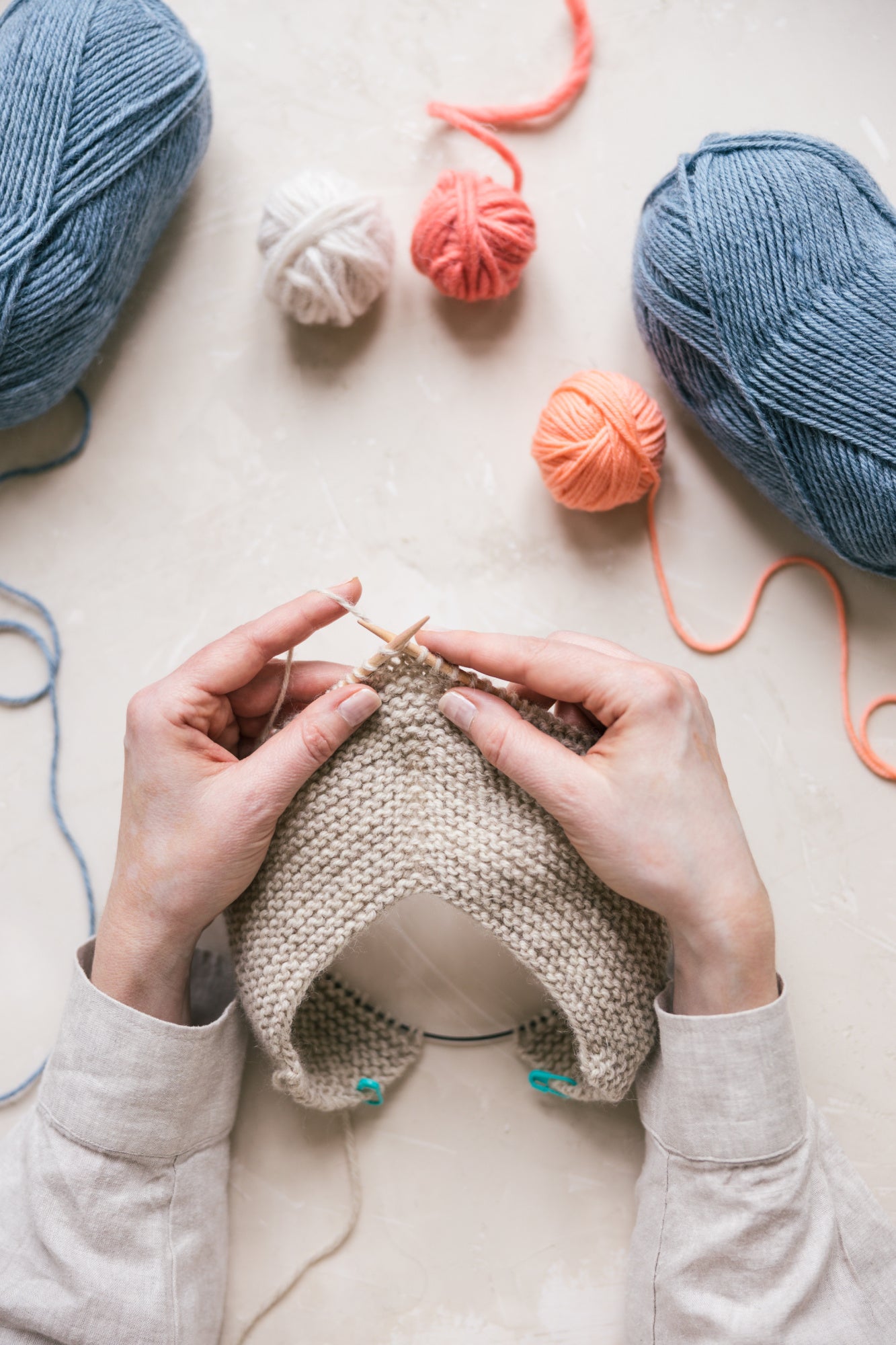 Opi neulomaan, taso 1: Huppuhuivi