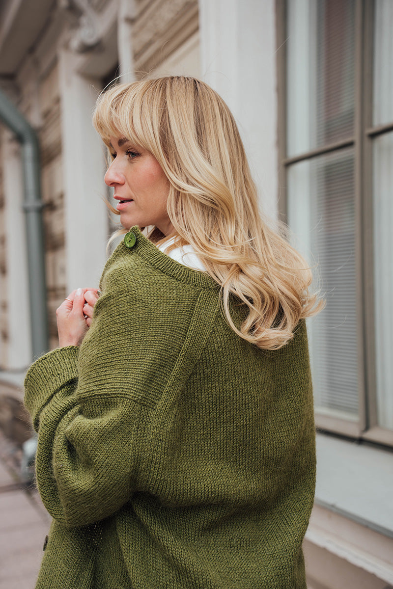 Downloadable pattern: Elliot Cardigan (Novita Essentials)