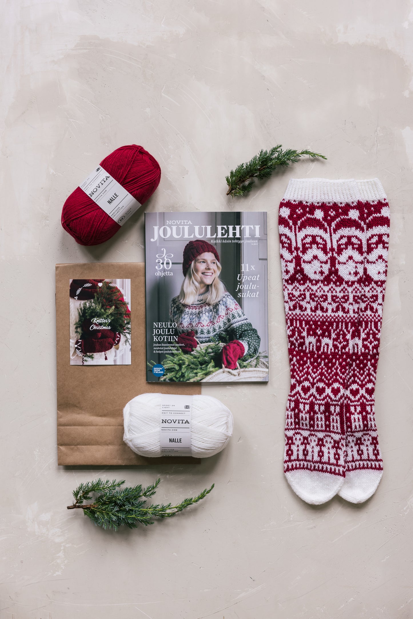 Tonttuparaati -lahjapaketti