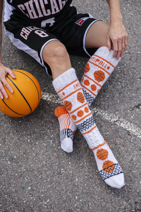 Downloadable pattern: Basketball Socks Novita 7 Veljestä